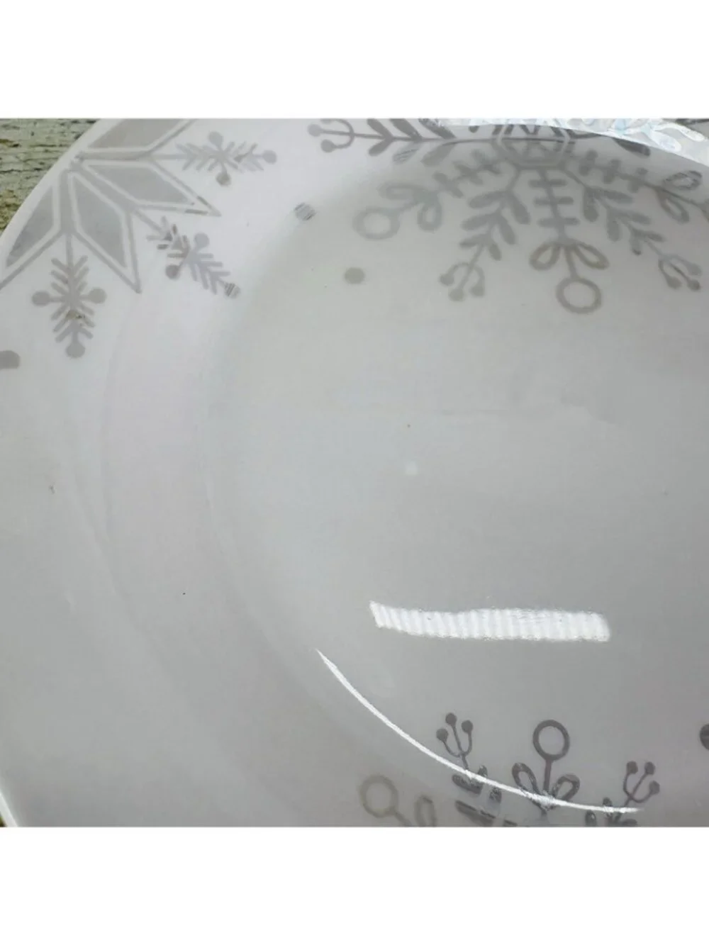 Royal Norfolk Greenbrier RNF129 SNOWFLAKES Gray Luster White Salad Plates Set 4